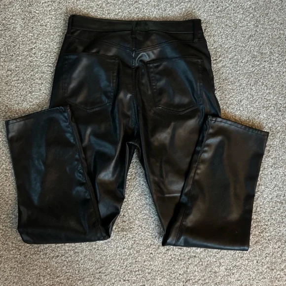 Vegan leather pants - Picture 2 of 3